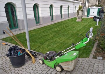 Gazon rulou Ambasada Suediei